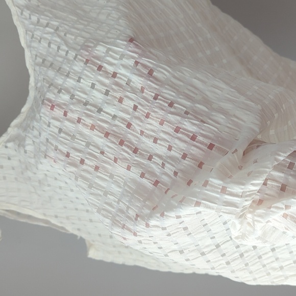 NWT V neck sleeveless top - Picture 5 of 7